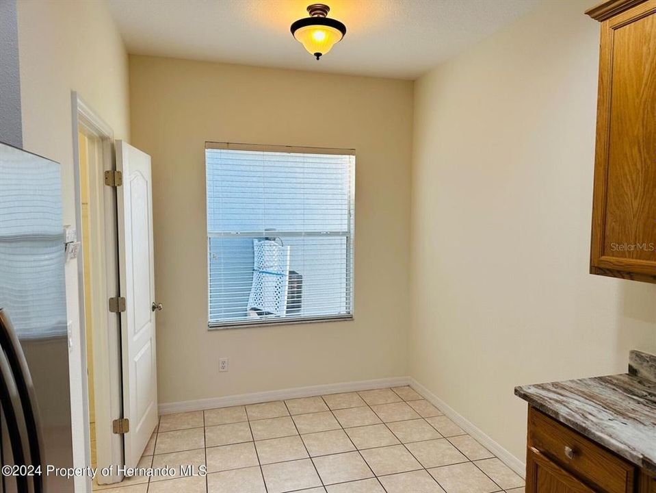 For Rent: $2,100 (3 beds, 2 baths, 1728 Square Feet)