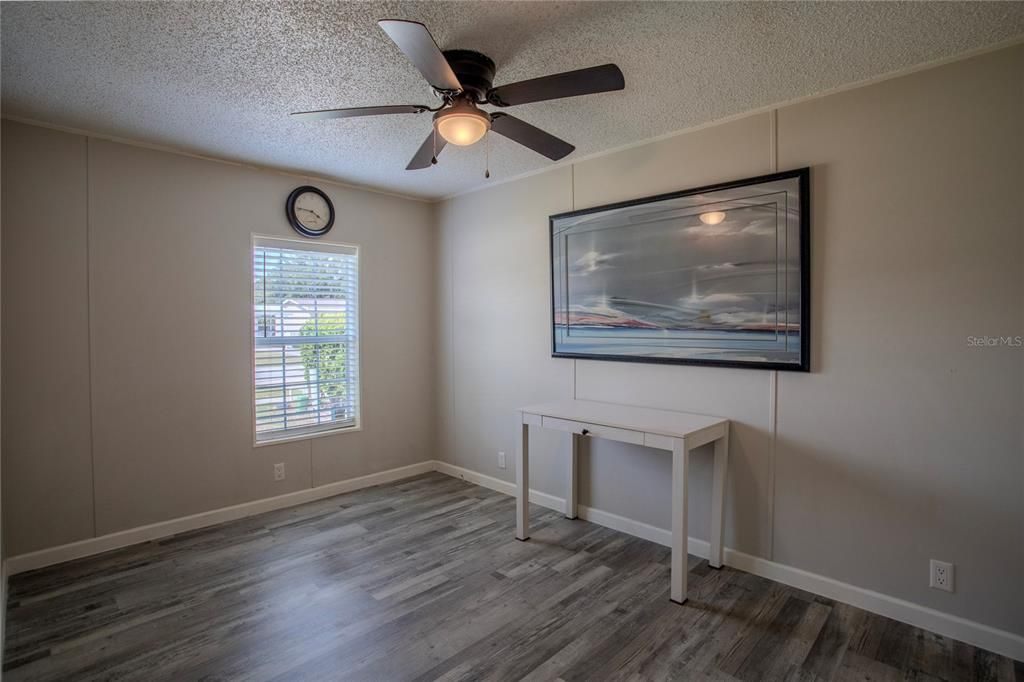 Active With Contract: $265,000 (3 beds, 2 baths, 1404 Square Feet)