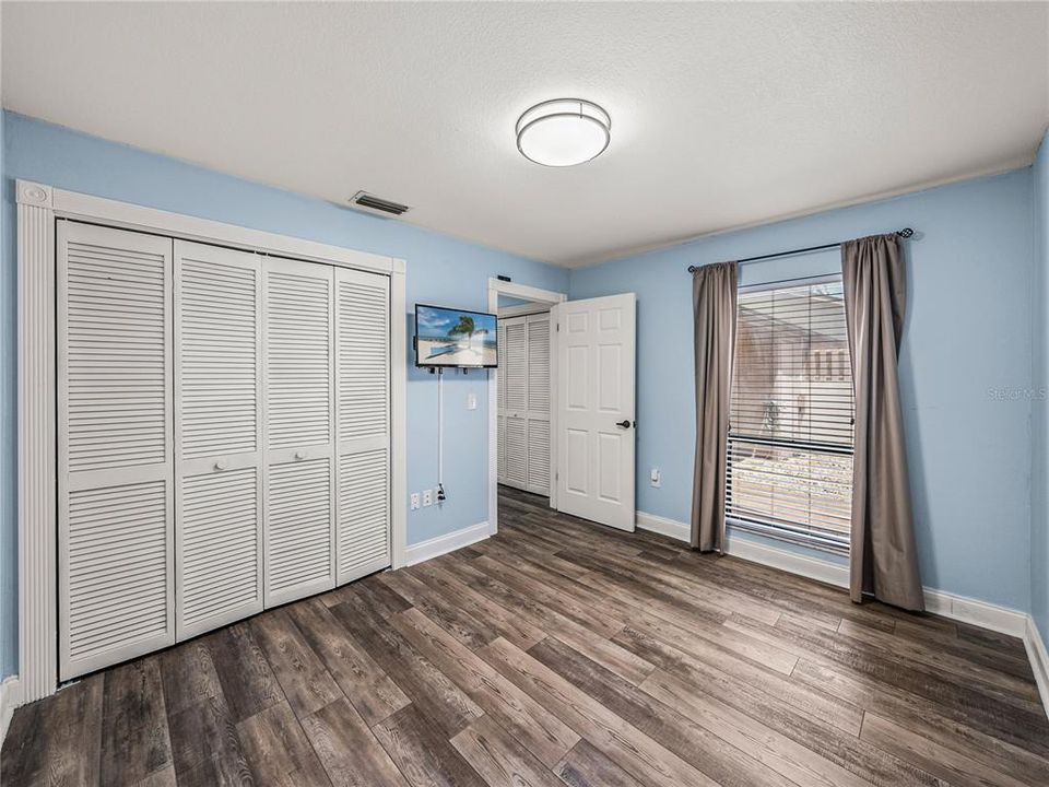 For Sale: $284,900 (2 beds, 2 baths, 1358 Square Feet)