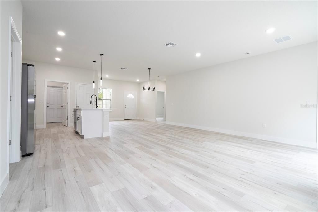 Active With Contract: $305,000 (4 beds, 2 baths, 1765 Square Feet)