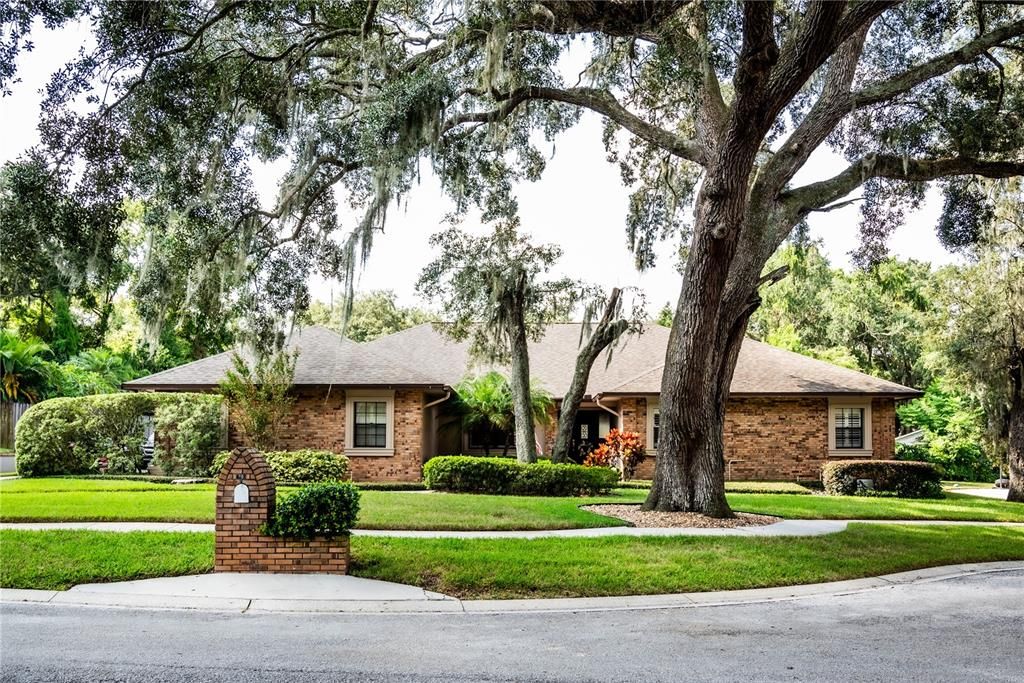 For Sale: $765,000 (4 beds, 2 baths, 2842 Square Feet)