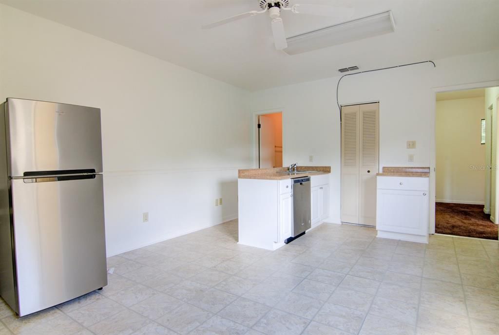 For Sale: $190,000 (3 beds, 1 baths, 1152 Square Feet)