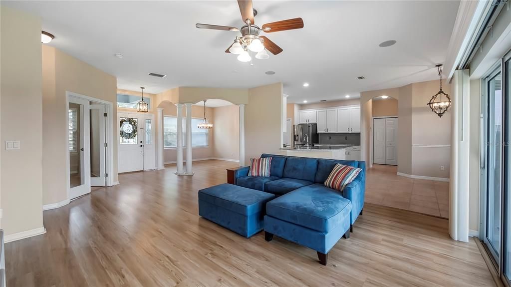 Active With Contract: $439,900 (3 beds, 2 baths, 2078 Square Feet)