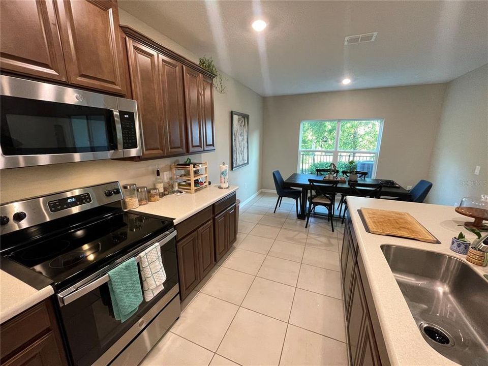 For Sale: $336,500 (3 beds, 2 baths, 2019 Square Feet)