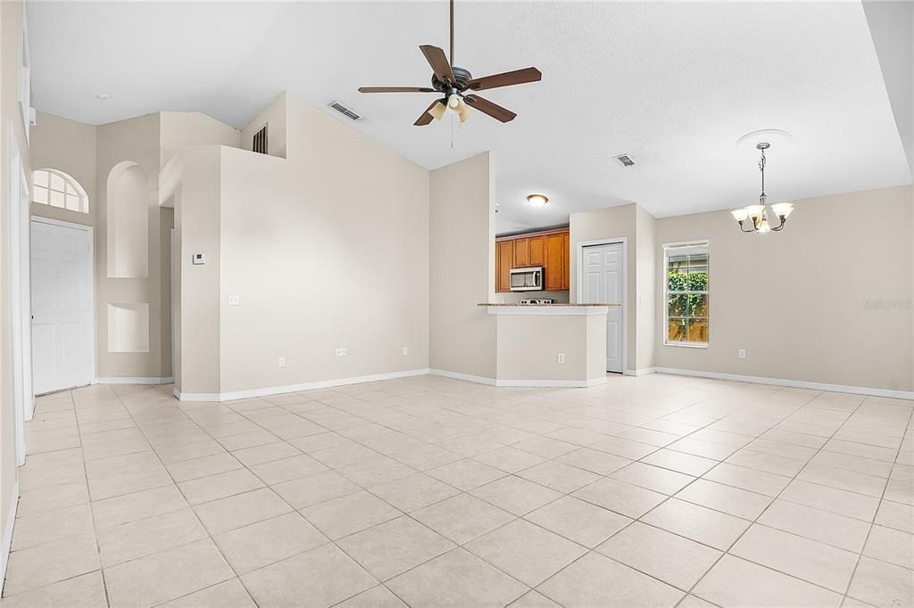 Active With Contract: $329,900 (3 beds, 2 baths, 1369 Square Feet)