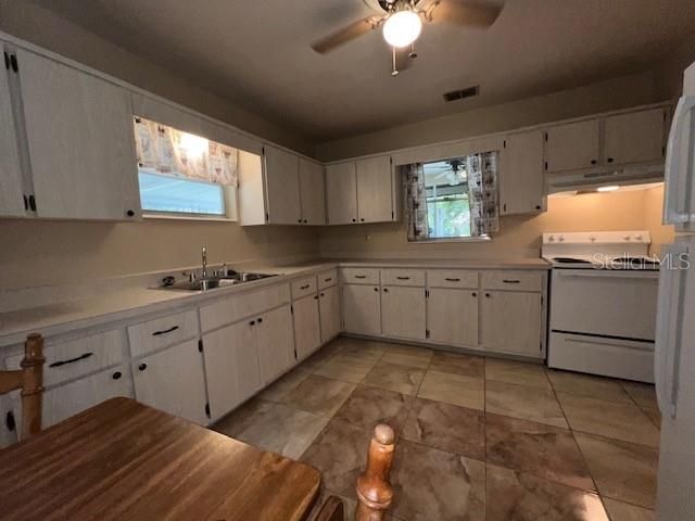 For Sale: $152,000 (1 beds, 1 baths, 720 Square Feet)