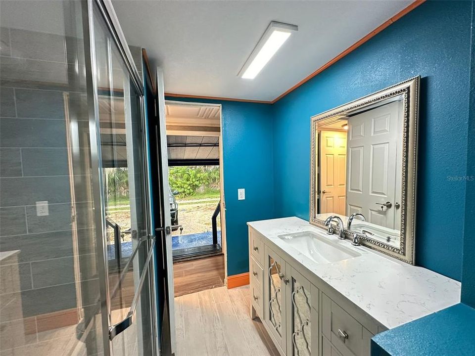 For Sale: $245,000 (2 beds, 2 baths, 624 Square Feet)