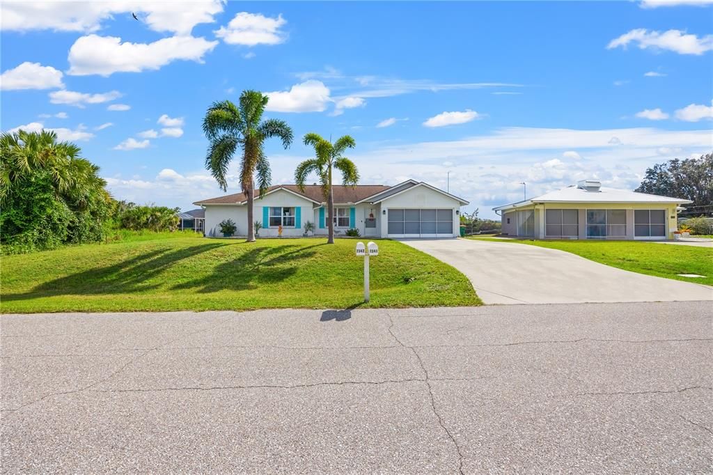 Active With Contract: $295,000 (3 beds, 2 baths, 1198 Square Feet)