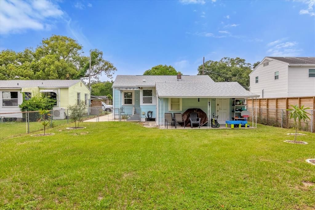 For Sale: $465,000 (3 beds, 2 baths, 1244 Square Feet)