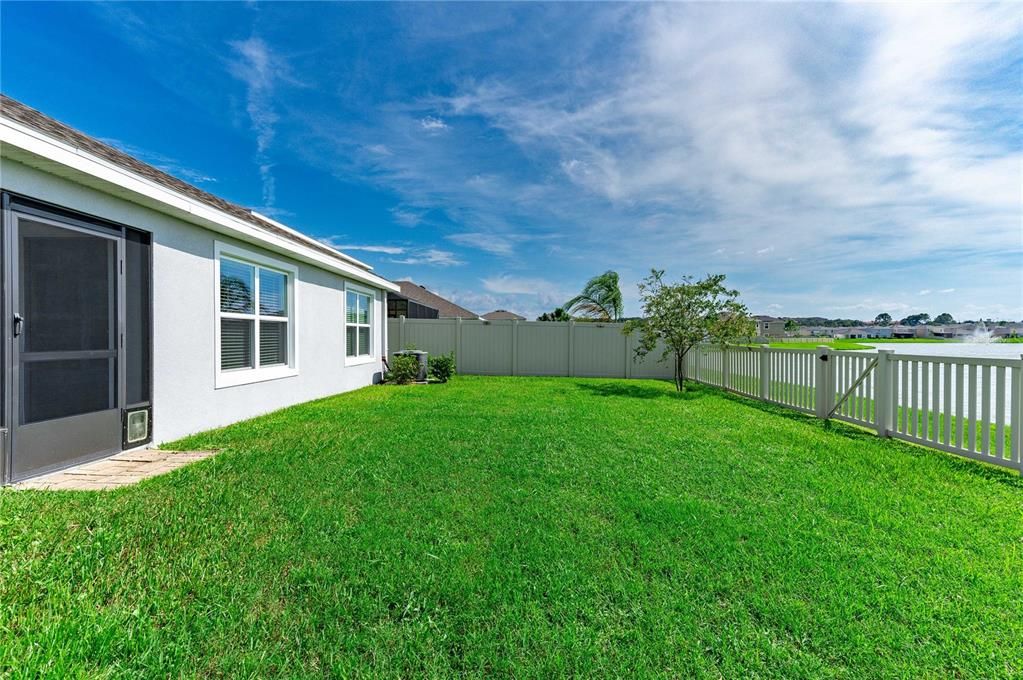 Active With Contract: $343,500 (3 beds, 2 baths, 1690 Square Feet)