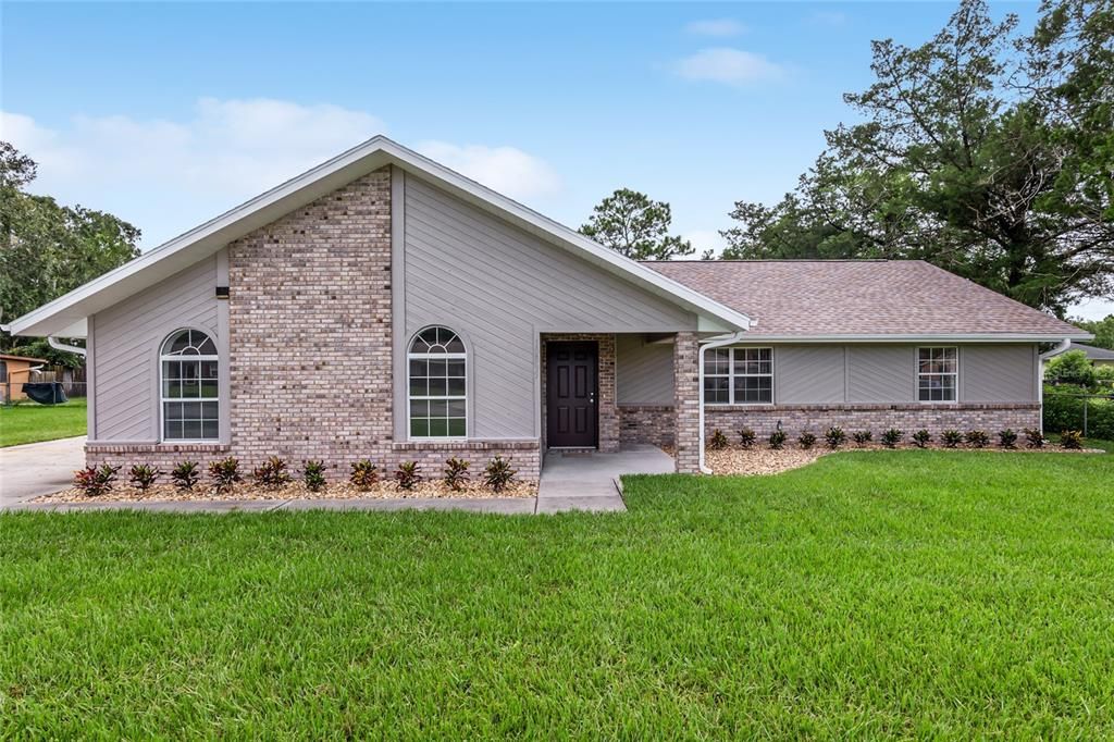 Active With Contract: $350,000 (3 beds, 2 baths, 1824 Square Feet)