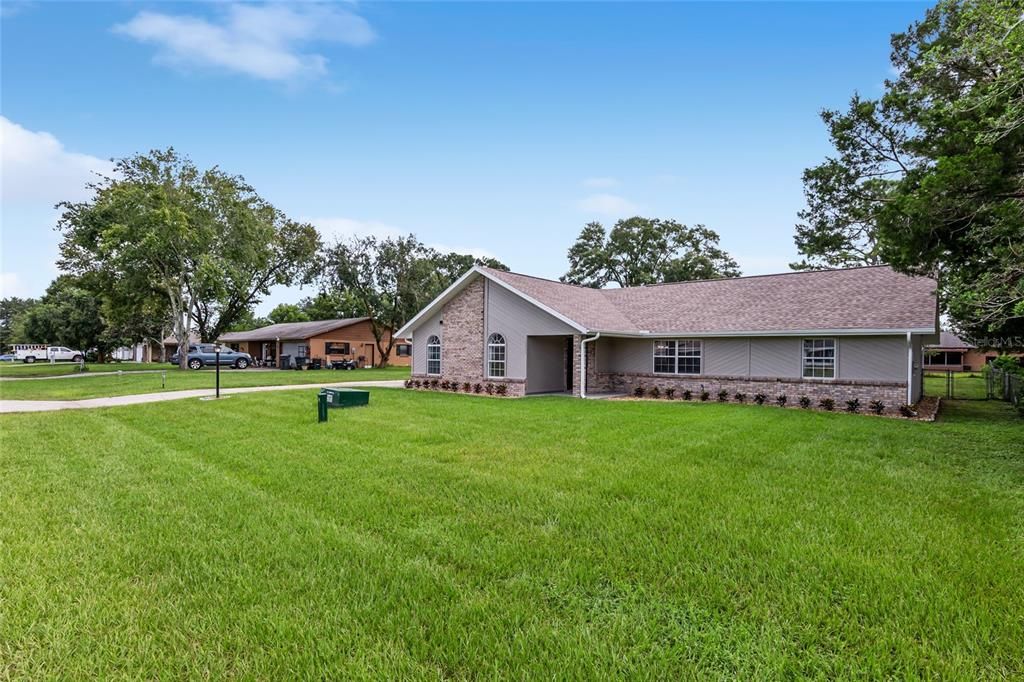 Active With Contract: $350,000 (3 beds, 2 baths, 1824 Square Feet)