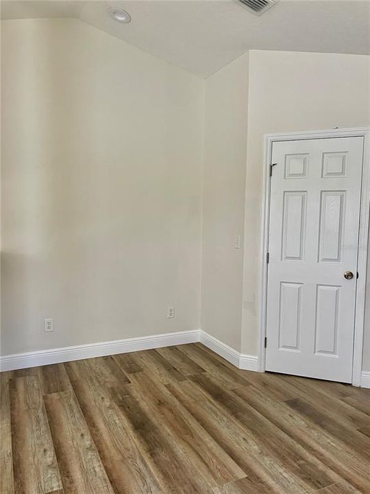 For Rent: $1,950 (3 beds, 2 baths, 1310 Square Feet)