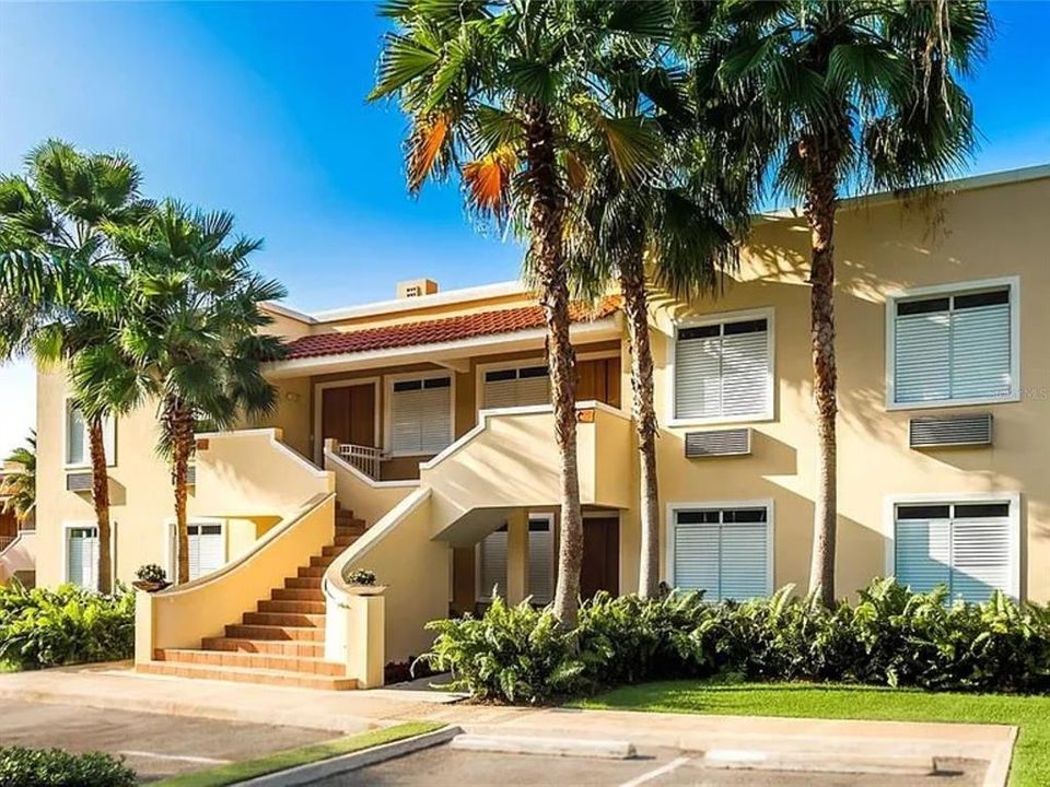 Active With Contract: $439,000 (3 beds, 2 baths, 1582 Square Feet)