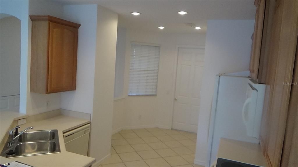 For Rent: $1,950 (3 beds, 2 baths, 1545 Square Feet)