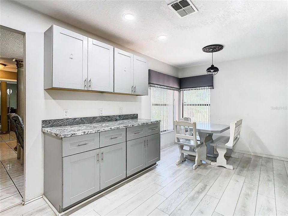 For Sale: $294,500 (3 beds, 2 baths, 1624 Square Feet)