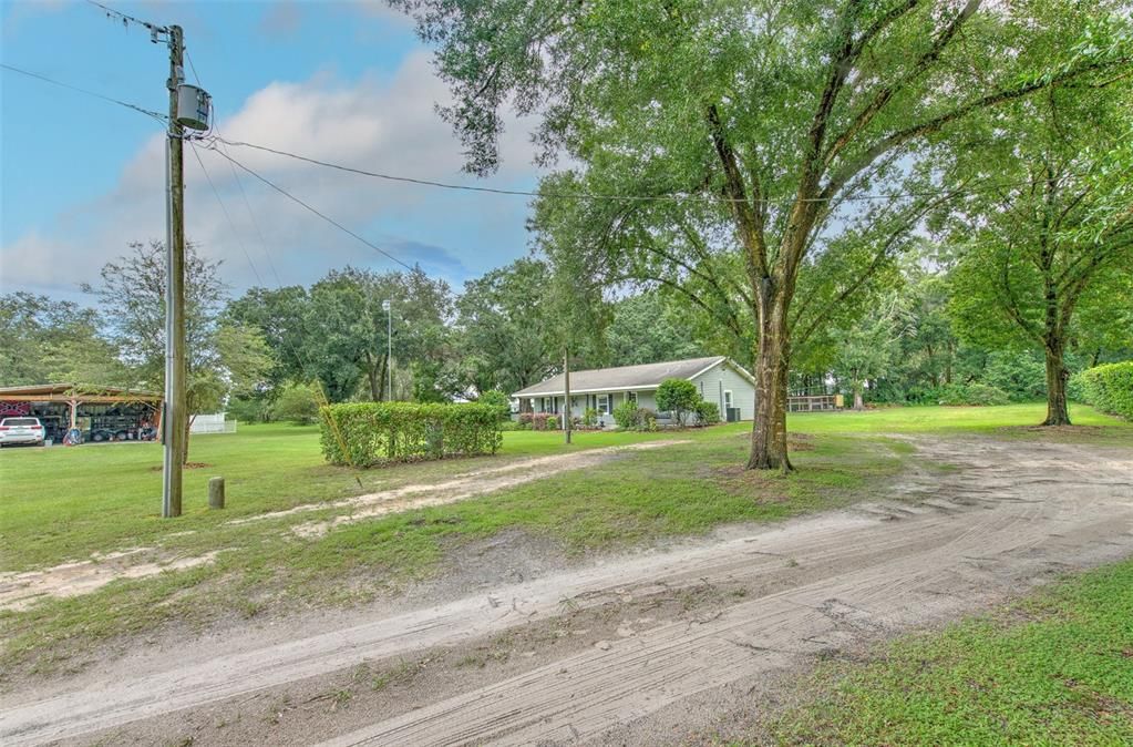 For Sale: $439,999 (3 beds, 2 baths, 1600 Square Feet)