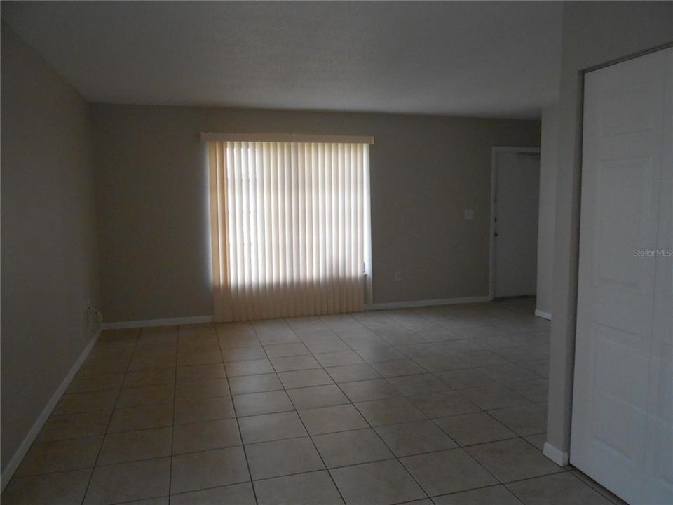 For Rent: $1,650 (2 beds, 1 baths, 989 Square Feet)