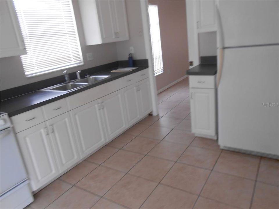 For Rent: $1,650 (2 beds, 1 baths, 989 Square Feet)