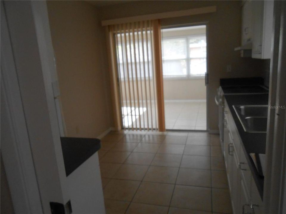 For Rent: $1,650 (2 beds, 1 baths, 989 Square Feet)