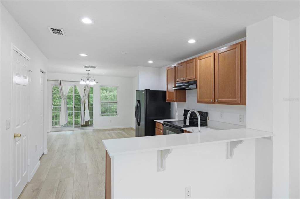 Active With Contract: $2,000 (2 beds, 2 baths, 1092 Square Feet)