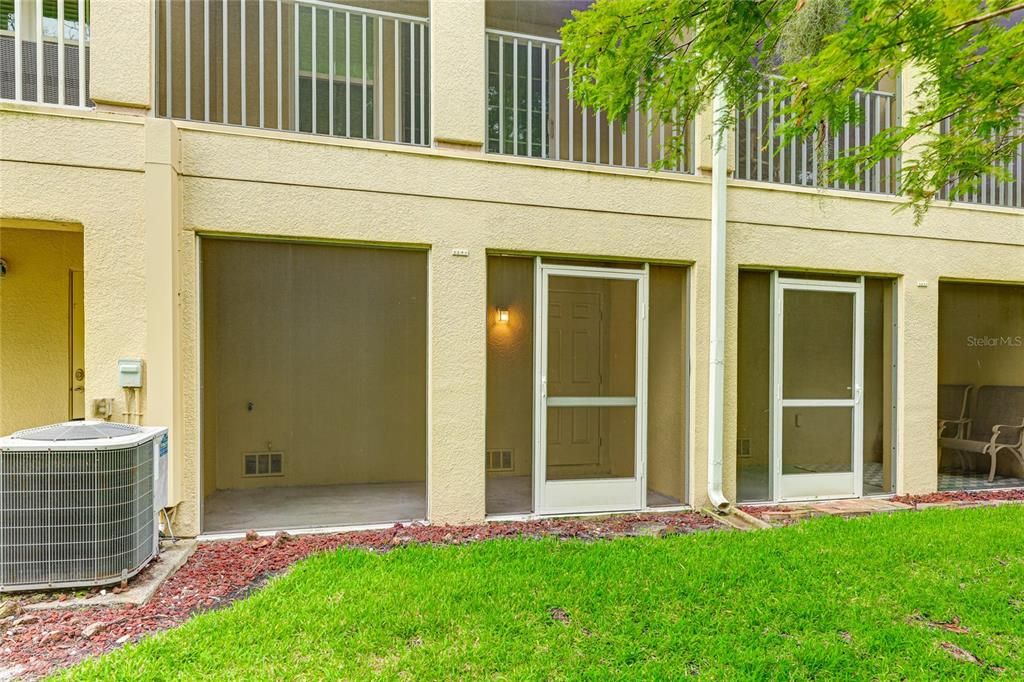 Active With Contract: $2,000 (2 beds, 2 baths, 1092 Square Feet)