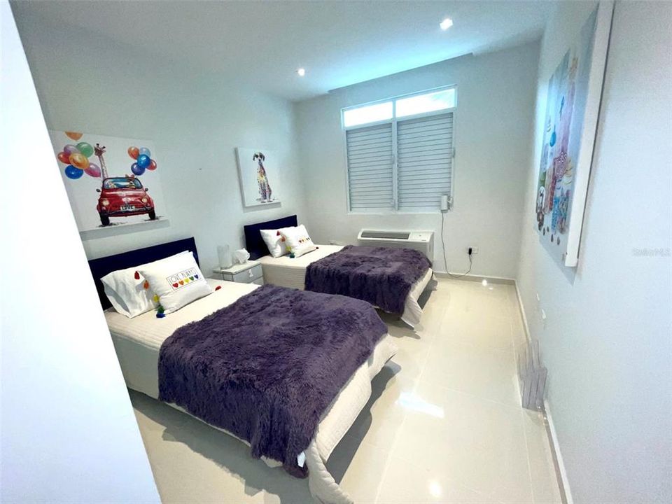 Active With Contract: $439,000 (3 beds, 2 baths, 1582 Square Feet)