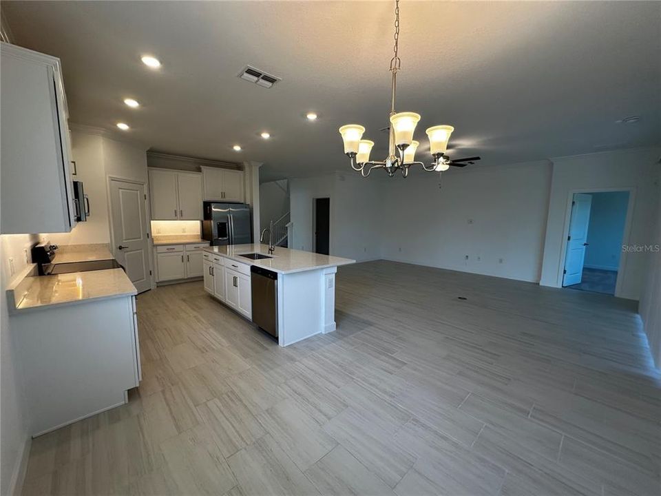 For Rent: $2,749 (4 beds, 3 baths, 2367 Square Feet)