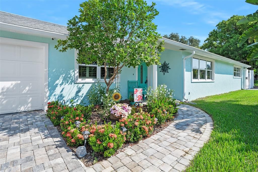 For Sale: $589,900 (3 beds, 2 baths, 1760 Square Feet)