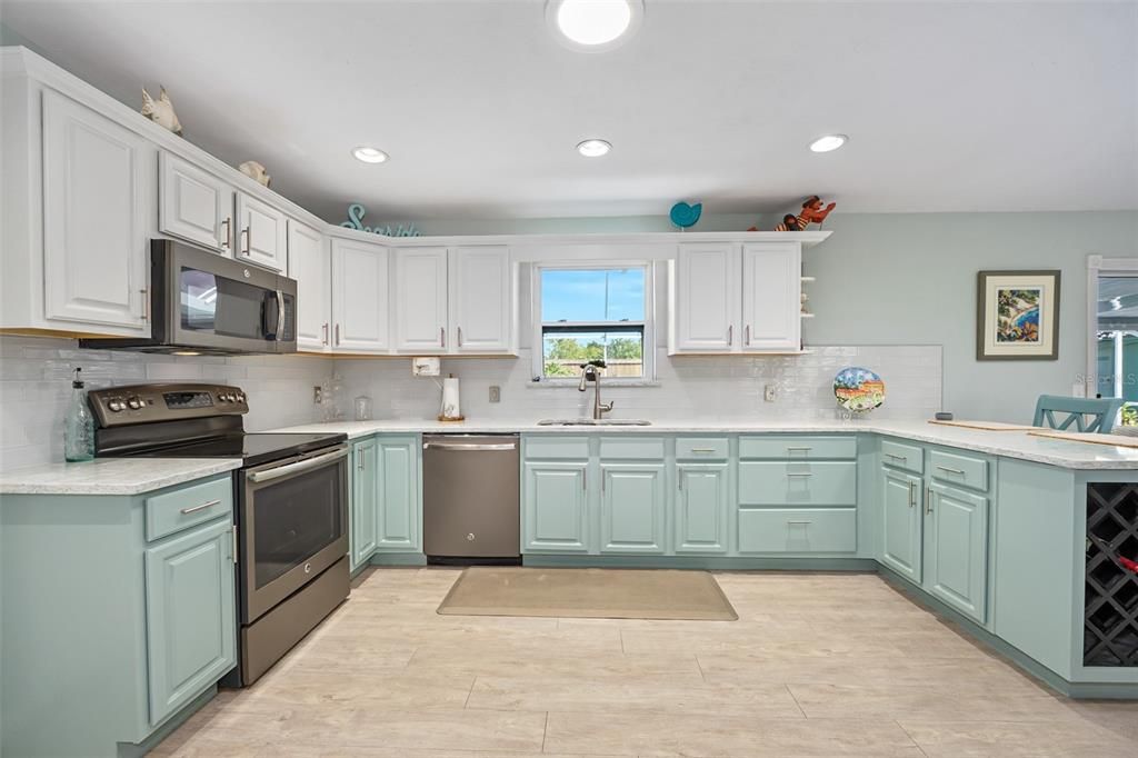 For Sale: $589,900 (3 beds, 2 baths, 1760 Square Feet)