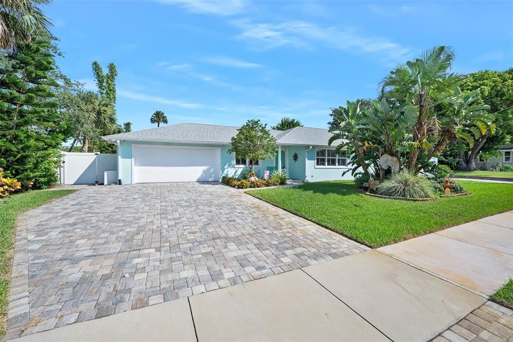 For Sale: $589,900 (3 beds, 2 baths, 1760 Square Feet)