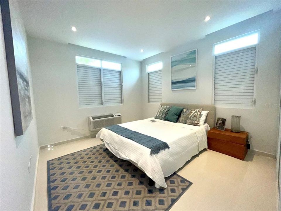 Active With Contract: $479,000 (3 beds, 2 baths, 1896 Square Feet)