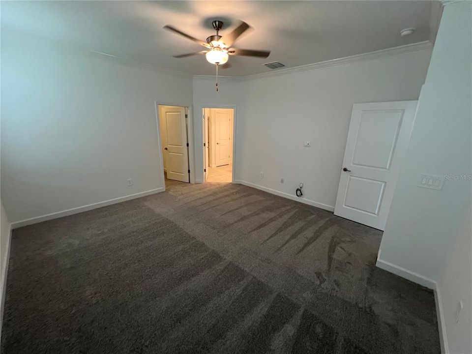 For Rent: $2,549 (4 beds, 2 baths, 2145 Square Feet)