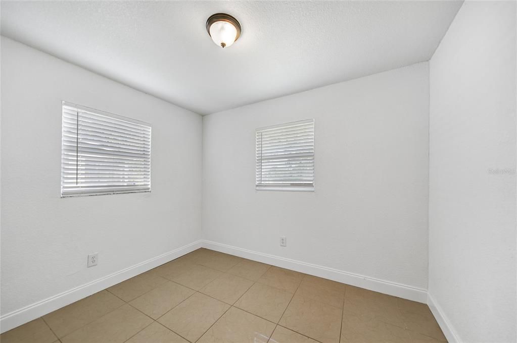 For Sale: $198,000 (3 beds, 2 baths, 1014 Square Feet)