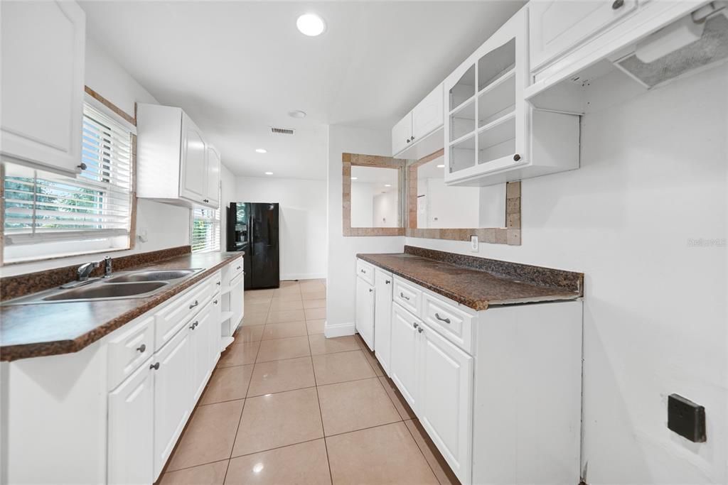 For Sale: $198,000 (3 beds, 2 baths, 1014 Square Feet)