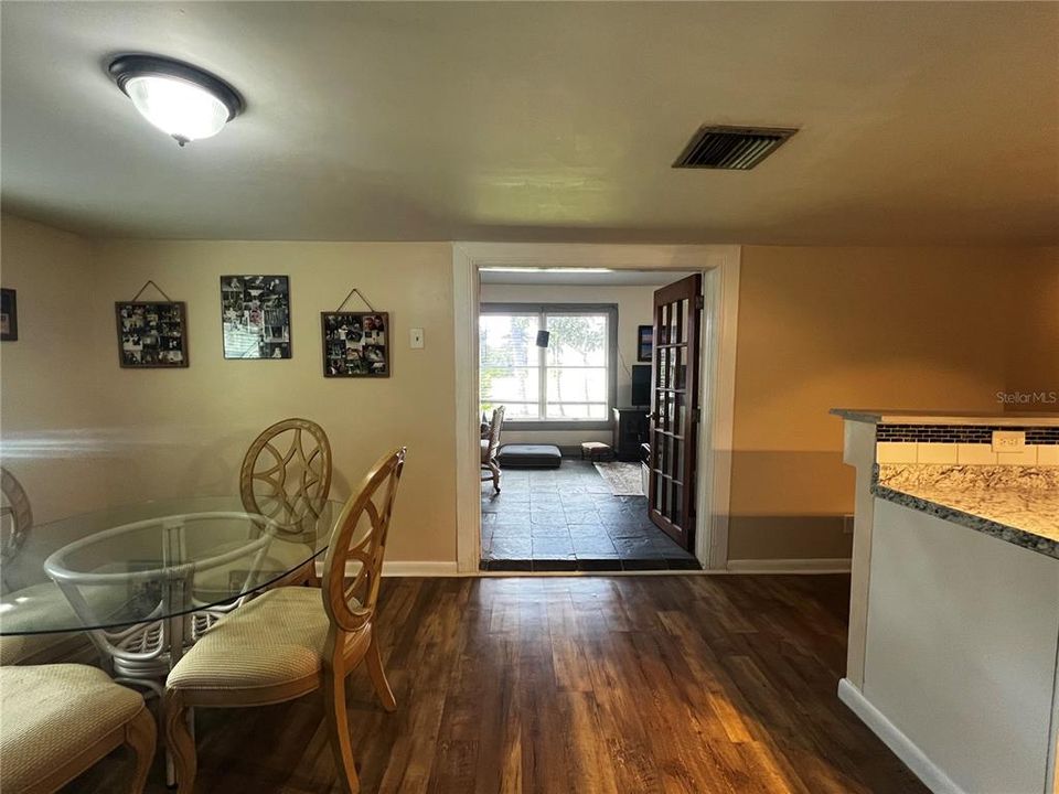 Active With Contract: $175,000 (2 beds, 1 baths, 1160 Square Feet)