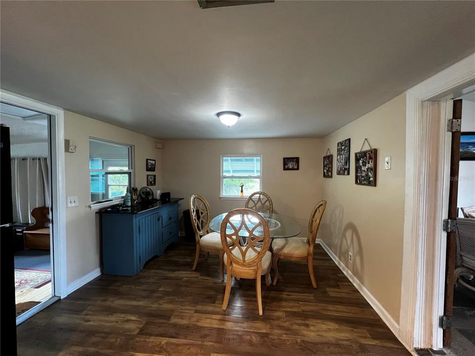 Active With Contract: $175,000 (2 beds, 1 baths, 1160 Square Feet)