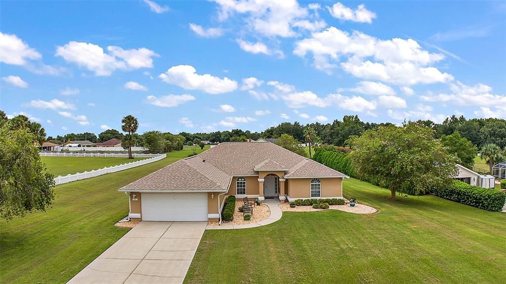 For Sale: $459,000 (3 beds, 2 baths, 1761 Square Feet)