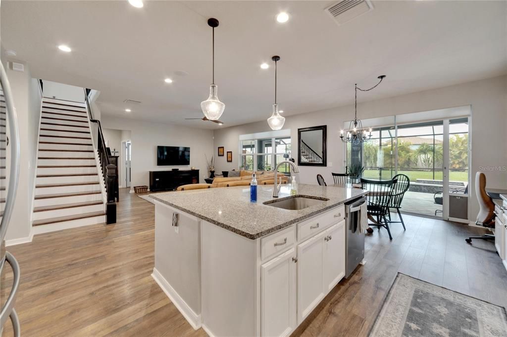 Active With Contract: $724,900 (5 beds, 3 baths, 3461 Square Feet)