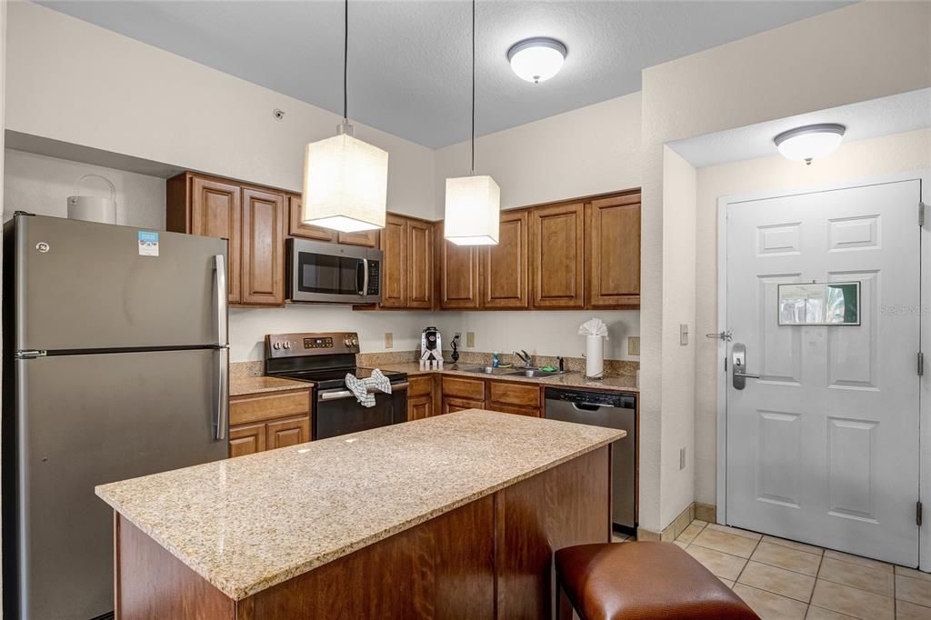 For Sale: $243,900 (2 beds, 2 baths, 957 Square Feet)