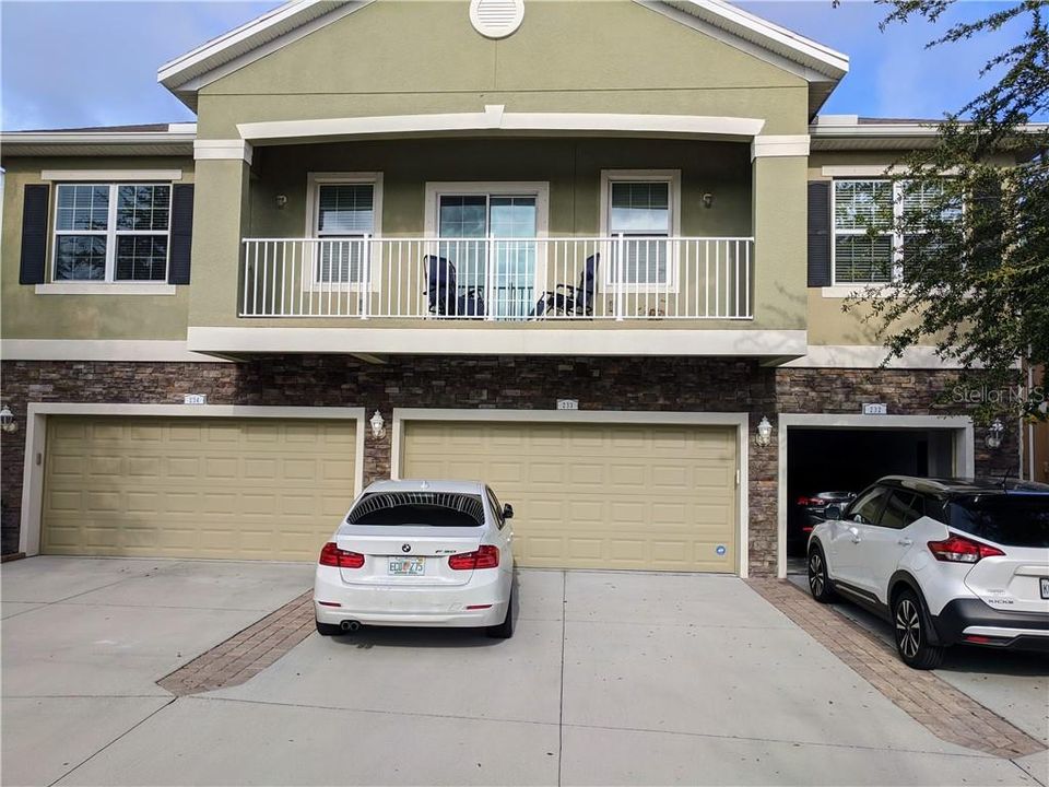 Active With Contract: $2,135 (2 beds, 2 baths, 1264 Square Feet)