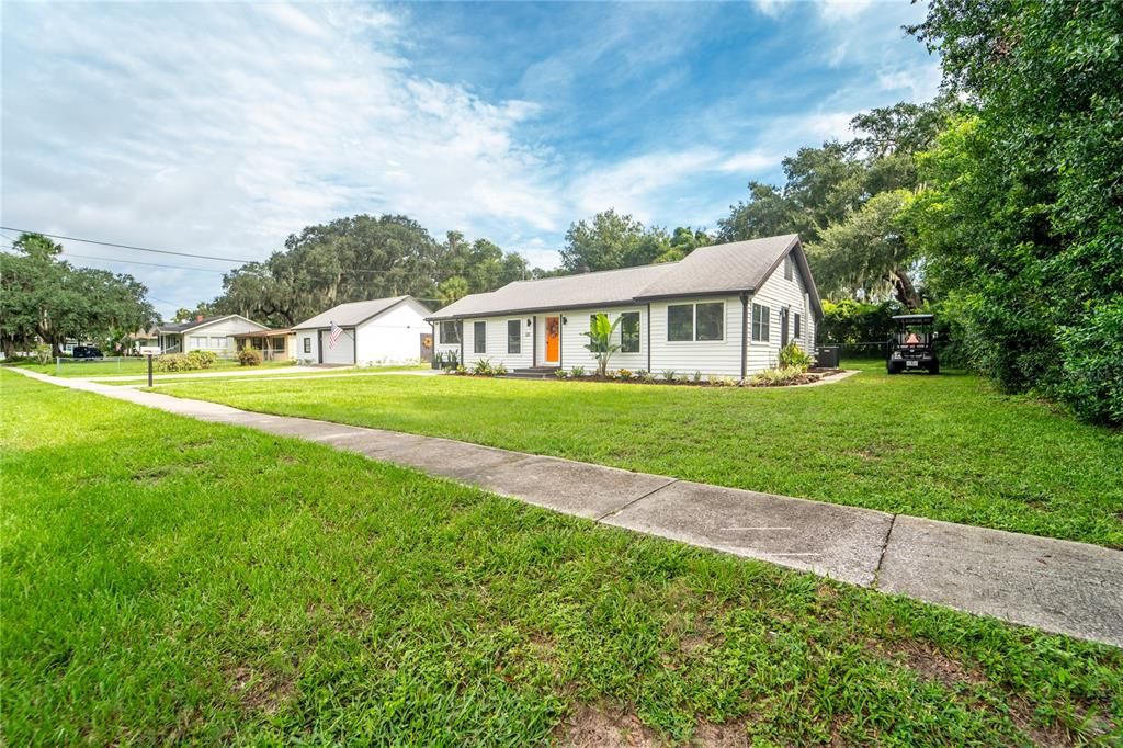 Active With Contract: $599,999 (3 beds, 2 baths, 1479 Square Feet)