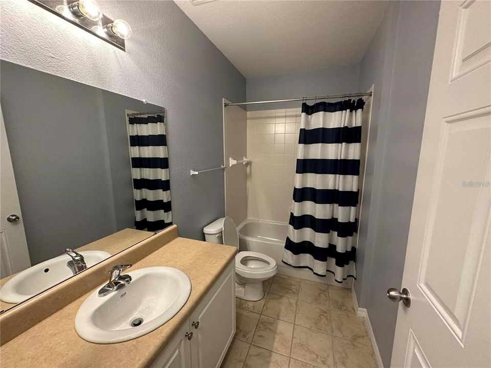 For Rent: $1,950 (3 beds, 2 baths, 1195 Square Feet)