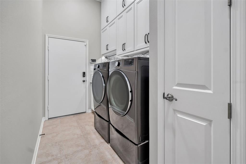 Laundry Room w/ closet