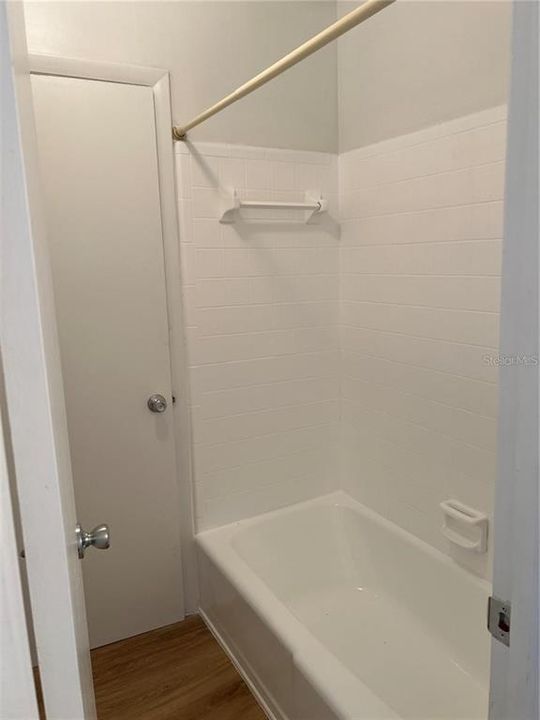 Active With Contract: $1,400 (2 beds, 1 baths, 702 Square Feet)