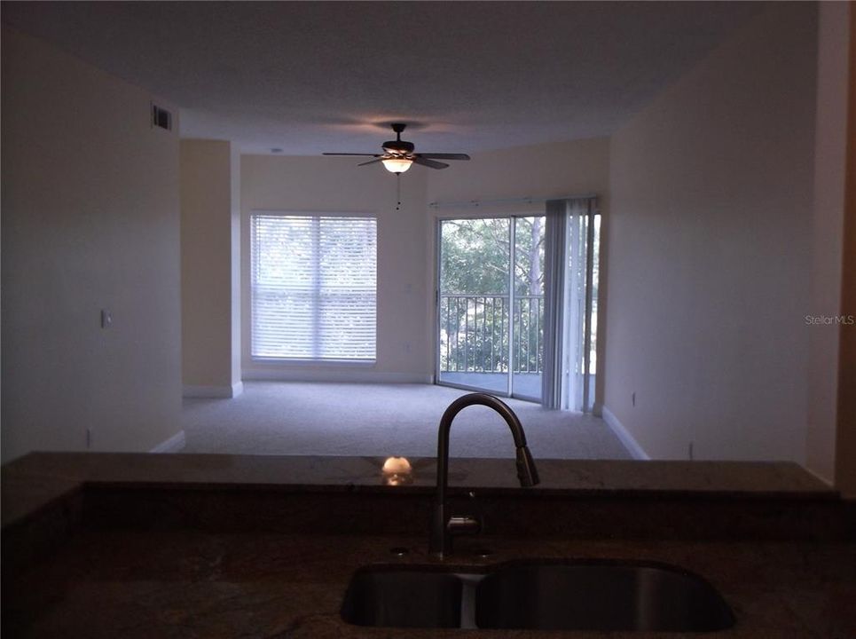 For Sale: $187,000 (2 beds, 2 baths, 990 Square Feet)