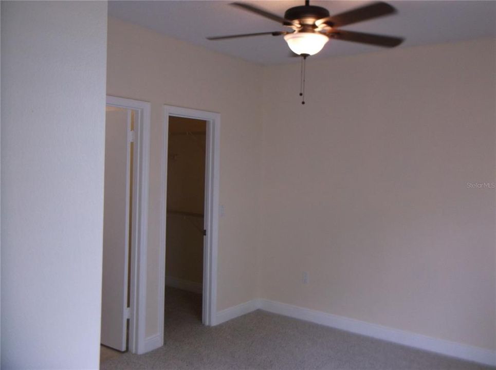 For Sale: $187,000 (2 beds, 2 baths, 990 Square Feet)