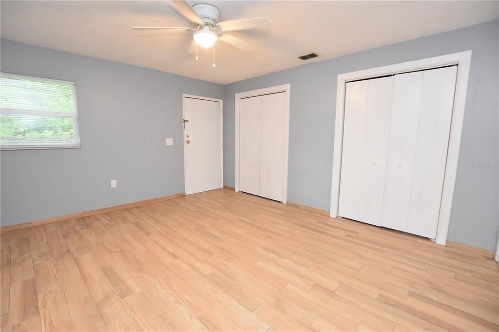 For Rent: $1,350 (2 beds, 1 baths, 1176 Square Feet)