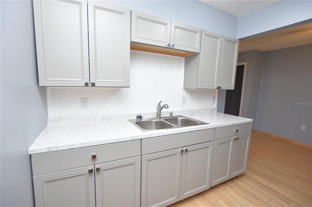 For Rent: $1,350 (2 beds, 1 baths, 1176 Square Feet)