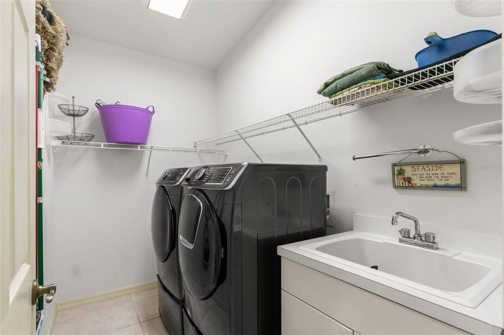 Laundry room with sink